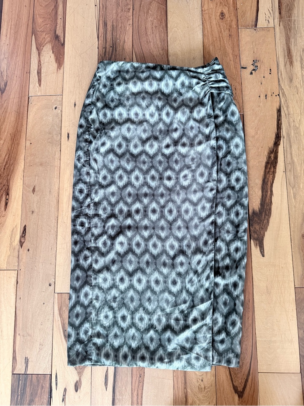 Zara Green Patterned Satin Pencil Skirt